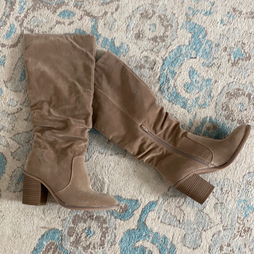 Universal Thread Tall Tan Boots